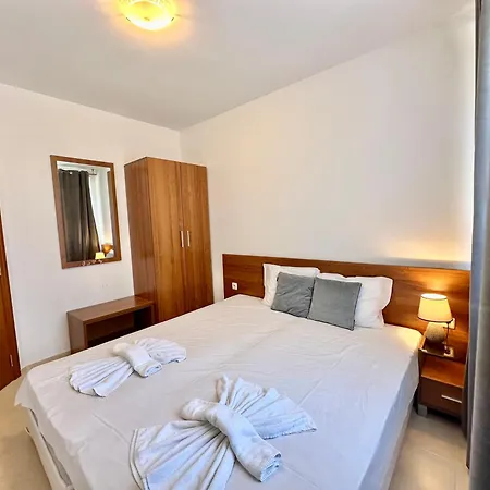 Lejlighedshotel Efir 2 - Menada 3*