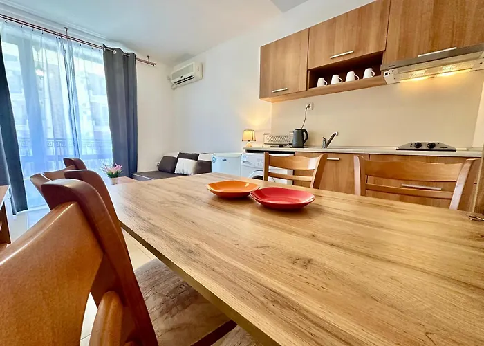 Aparthotel Efir 2 - Menada Sluneční pobřeží