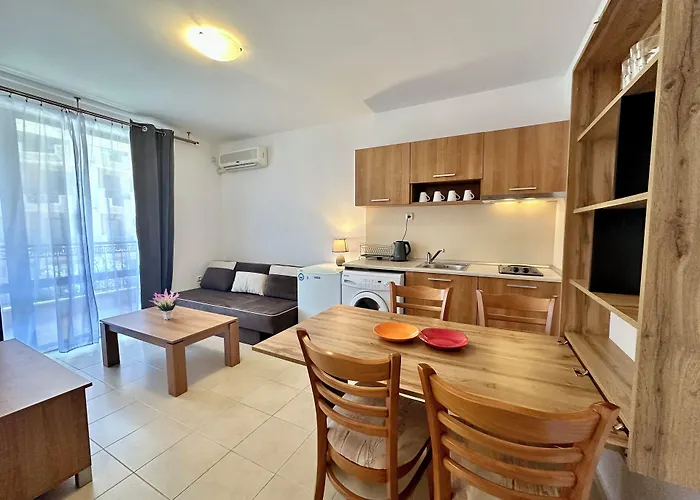 Aparthotel Efir 2 - Menada Sluneční pobřeží